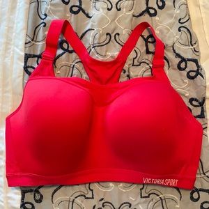 Victoria’s Secret 38DD sports Bra